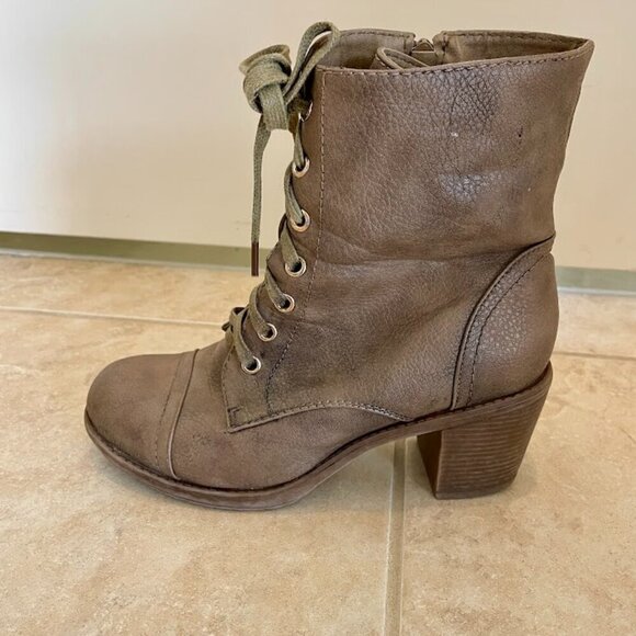 Wild Diva Lounge Essence Lace-Up Combat Boots (Size 8) - Picture 1 of 5